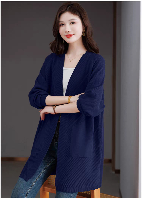 Kardigāna stila adījums ar V kaklu, garas piedurknes, vidēja garuma, audums Andy velvet ar polyesteru