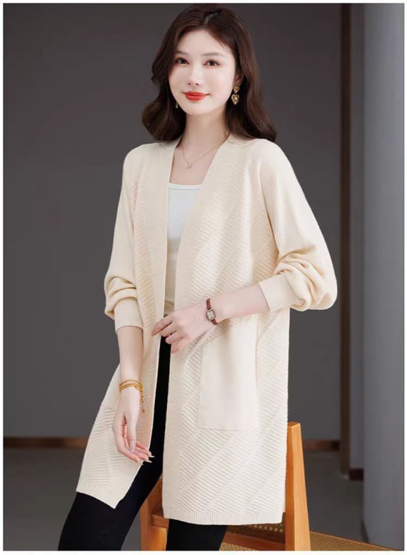 Kardigāna stila adījums ar V kaklu, garas piedurknes, vidēja garuma, audums Andy velvet ar polyesteru