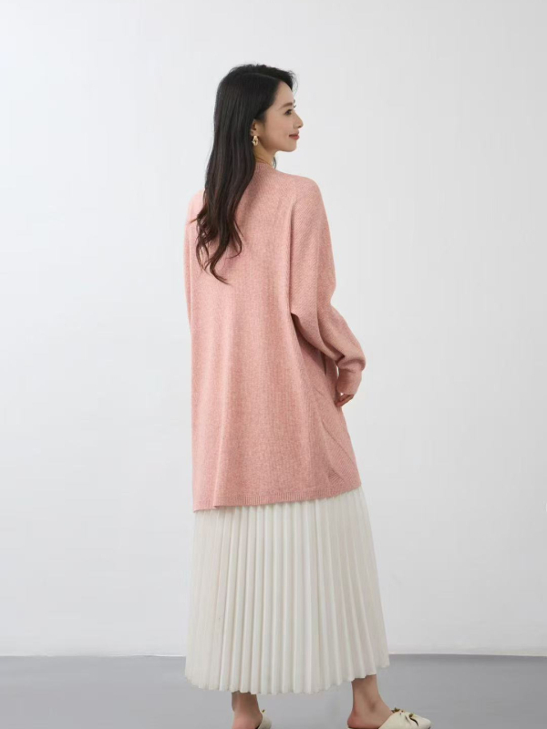 Kardigāna stila adījums ar V kaklu, garas piedurknes, vidēja garuma, audums Andy velvet ar polyesteru