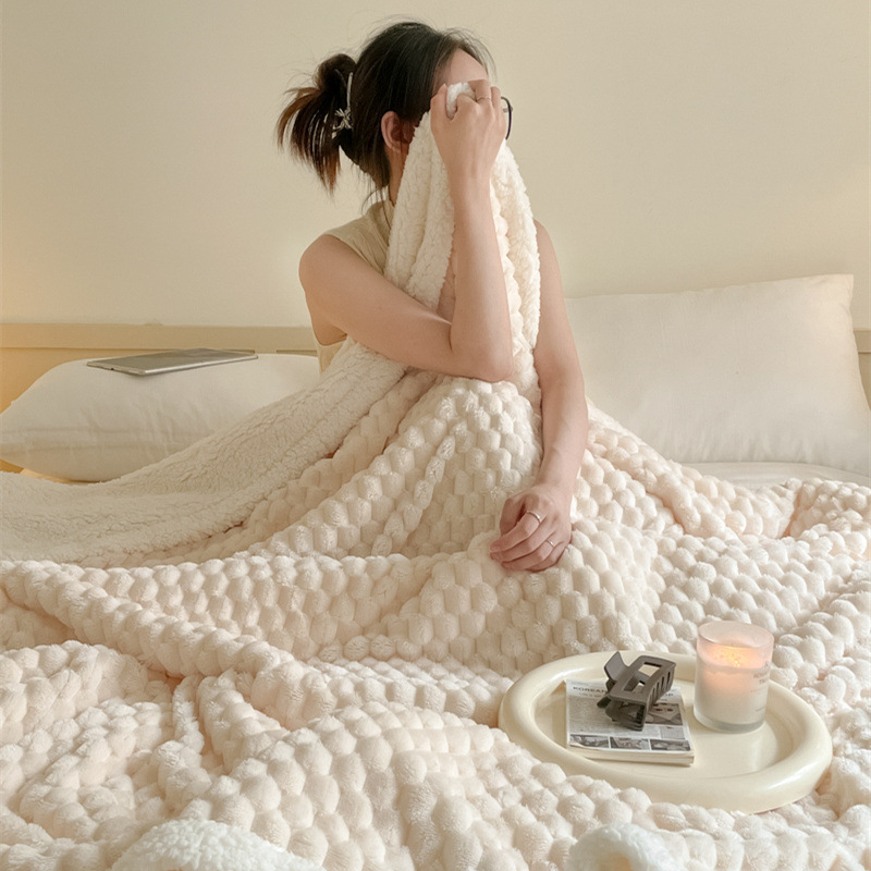 Ćebe od coral fleece s mliječno-velurom, za kauč, 220 g/m², jedinstven uzorak, jednostavan stil, proljeće i jesen