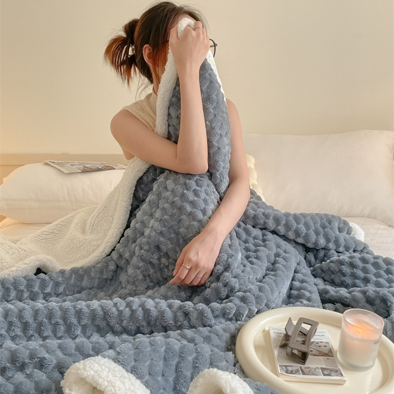 Ćebe od coral fleece s mliječno-velurom, za kauč, 220 g/m², jedinstven uzorak, jednostavan stil, proljeće i jesen