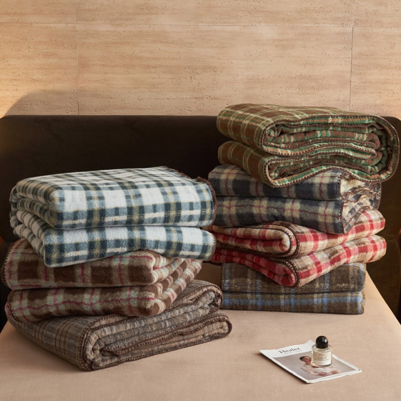 Зимно одеяло от млечен велур, с райета, полиестер, 250 г/м², свиване 2–3%, устойчивост на цвета 4