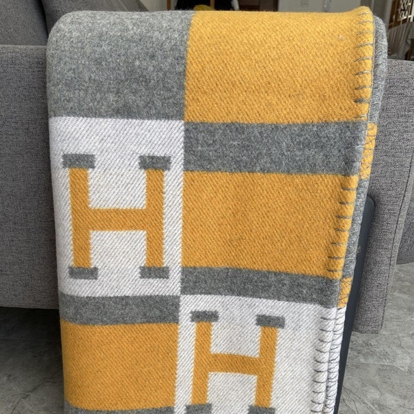 Вълнено кашмирено одеяло, геометричен модел, 800–1000 г, персонализируемо