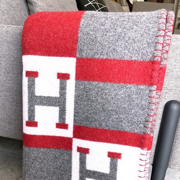 Вълнено кашмирено одеяло, геометричен модел, 800–1000 г, персонализируемо