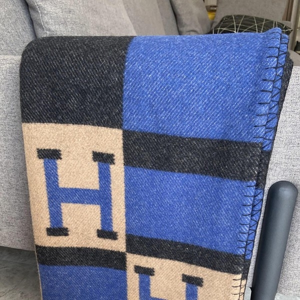 Вълнено кашмирено одеяло, геометричен модел, 800–1000 г, персонализируемо