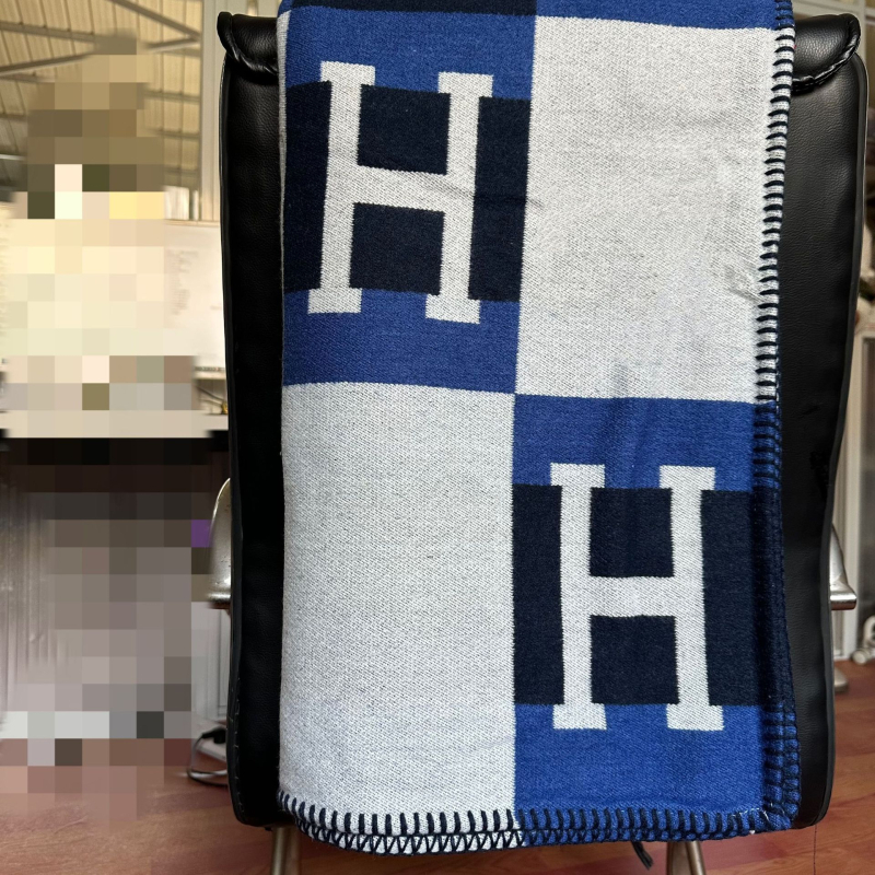 Вълнено кашмирено одеяло, геометричен модел, 800–1000 г, персонализируемо