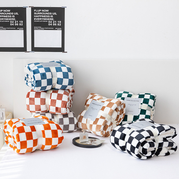 Фланелено одеяло с геометричен модел, полиестерно влакно; тегло 300–500 г; подходящо за всички сезони; пране на машина