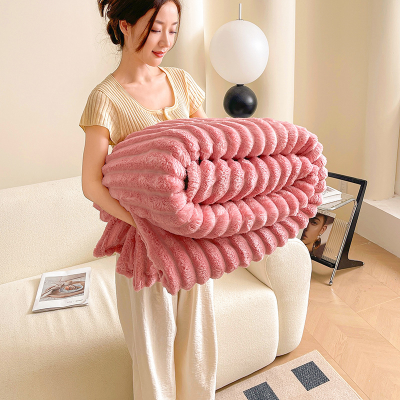 Одеяло от коралов велур със еднотонен модел, за пролетно-есенно ползване; персонализация; тегло под 300 g; свиване 2–3%; устойчивост на цвета 4