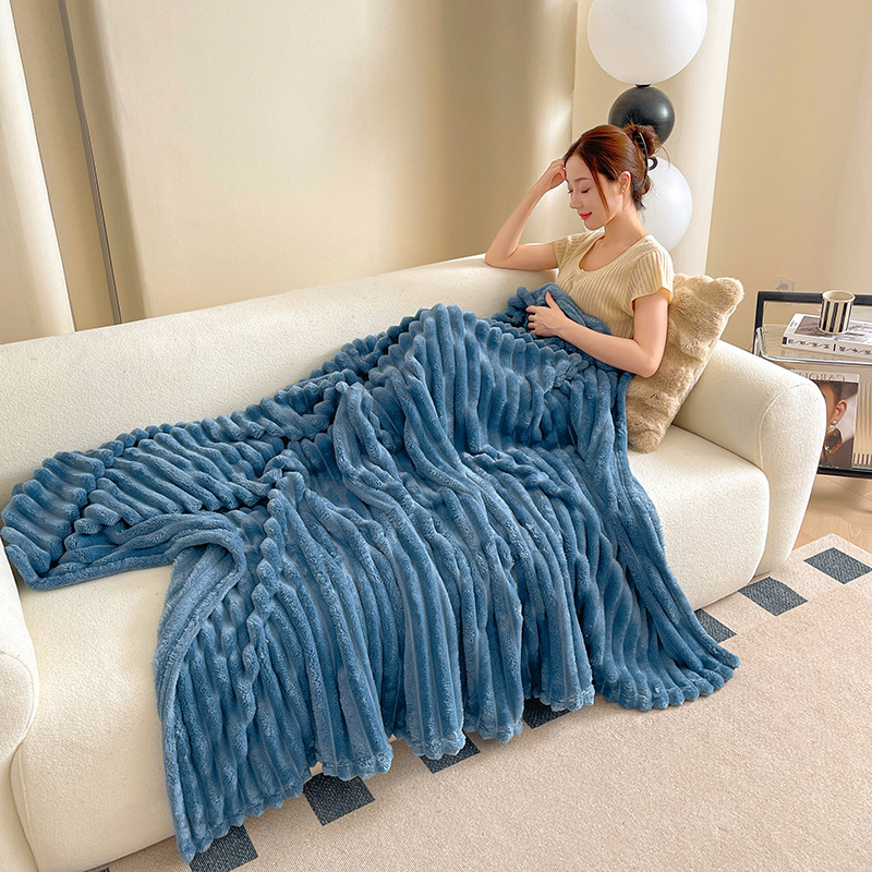 Одеяло от коралов велур със еднотонен модел, за пролетно-есенно ползване; персонализация; тегло под 300 g; свиване 2–3%; устойчивост на цвета 4