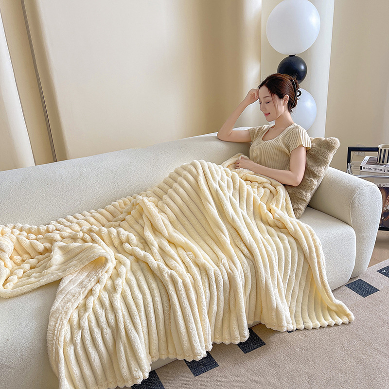 Одеяло от коралов велур със еднотонен модел, за пролетно-есенно ползване; персонализация; тегло под 300 g; свиване 2–3%; устойчивост на цвета 4