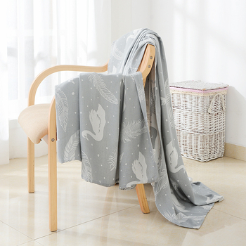 Bambuko pluošto pledas, dryžuotas raštas, vasara, šiuolaikiškas minimalistinis stilius