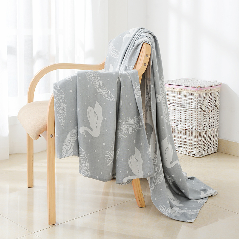 Bambuko pluošto pledas, dryžuotas raštas, vasara, šiuolaikiškas minimalistinis stilius