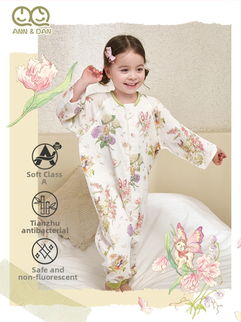 Guļammaiss zīdaiņiem 1–3 gadi: antibakteriāls materiāls no bambusa un kokvilnas gazes auduma, pildījums 100% kokvilna, atdalītas kājas, rāvējslēdzējs nālons