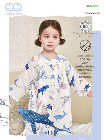 Guļammaiss zīdaiņiem 1–3 gadi: antibakteriāls materiāls no bambusa un kokvilnas gazes auduma, pildījums 100% kokvilna, atdalītas kājas, rāvējslēdzējs nālons