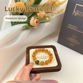 Narukvica - Ručno izrađena s krznenom zeca i kristalnim perlicama, geometrijski oblik, unisex, originalni dizajn