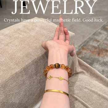 Narukvica - Ručno izrađena s krznenom zeca i kristalnim perlicama, geometrijski oblik, unisex, originalni dizajn