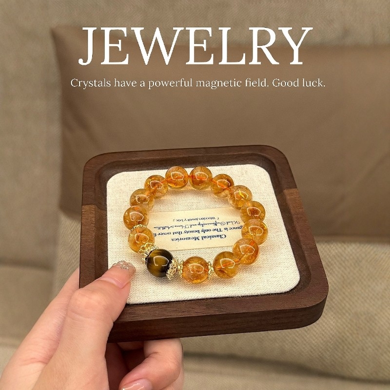 Narukvica - Ručno izrađena s krznenom zeca i kristalnim perlicama, geometrijski oblik, unisex, originalni dizajn