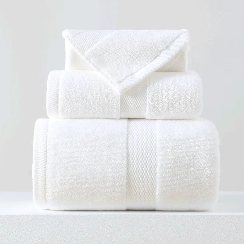 100% kokvilnas dvielis vannas un sejas lietošanai, 440 g/m², 32s diegs, Siro spun tehnoloģija, mīksts, bez šķiedrām, logotipa izšuvums iespējams