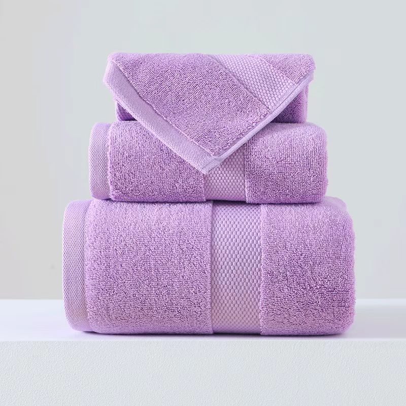 100% kokvilnas dvielis vannas un sejas lietošanai, 440 g/m², 32s diegs, Siro spun tehnoloģija, mīksts, bez šķiedrām, logotipa izšuvums iespējams