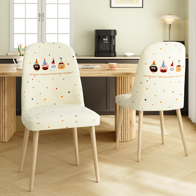 Zakrivljena navlaka za stolicu s protuklizmom, otporna na mačke, s debljim naslonom i integriranom navlakom za sjedalo