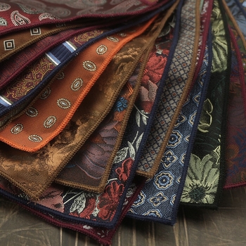 Джобна кърпа за сако, полиестерна материя, модел кешу орехи, сатенено покритие, модерен стил, стандартна ширина