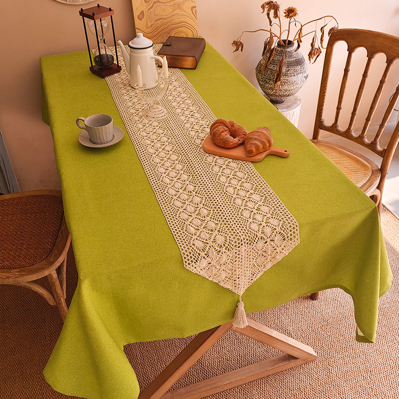 Puuvillast-linane laudlina lillekirjetega, 90% puuvill, 10% polüester, bränd Diai, sobib magamistuppa, tööruumi ja söögitoa jaoks