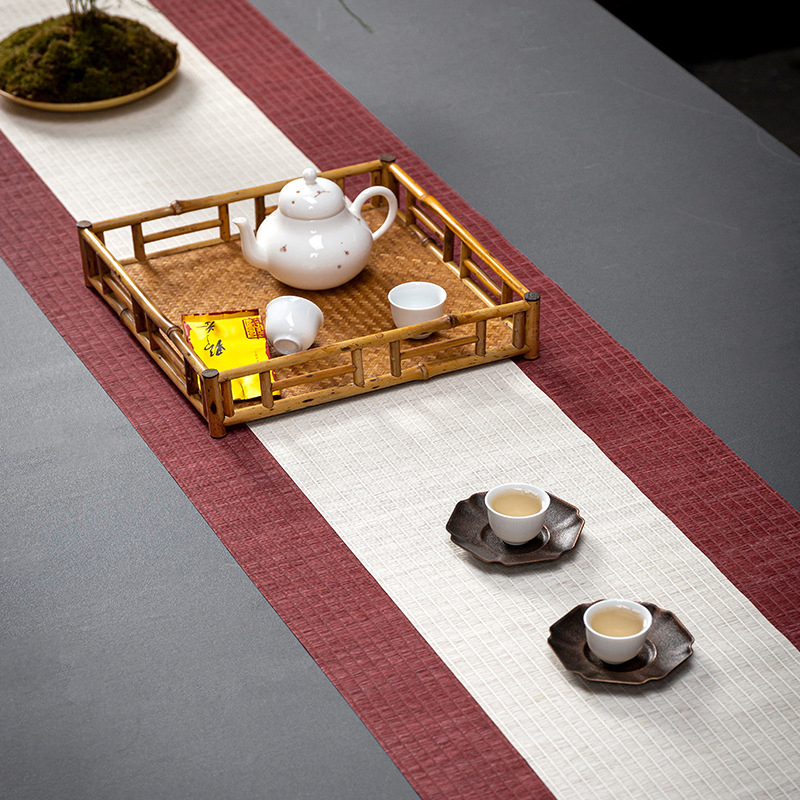 Teeta laua runner viskooskiududest — moods minimalistlik stiil; kanga koostis: 85% peamine koostis, 10% sekundaarne, 5% alamkomponent; kohandamine saadaval