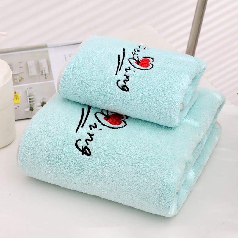 Koral bársony fürdőtörölköző, hímzett és bevarrt szegéllyel, 300-400 g, 150D fonal, testre szabható