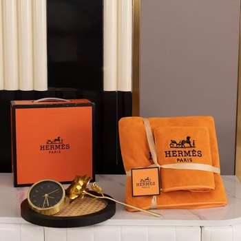 Dvodjelni set ručnika za kupanje i plažu od koralnog fleisa — brzo suši, upija, šiven rub, 60s nit