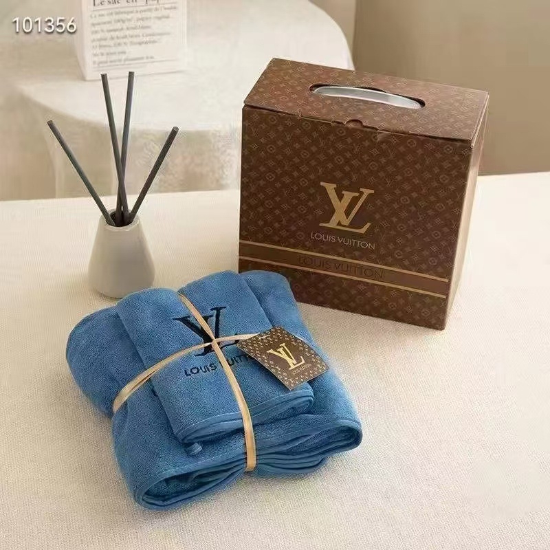 Dvodjelni set ručnika za kupanje i plažu od koralnog fleisa — brzo suši, upija, šiven rub, 60s nit