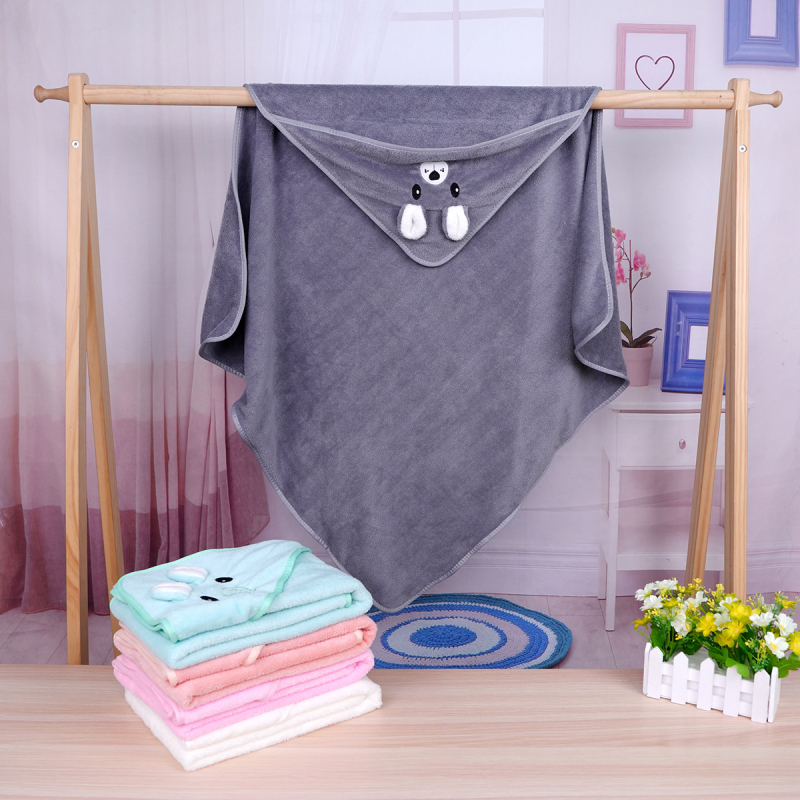 Baba kapucnis fürdőlepedő, nedvszívó Coral fleece, 200–300 g, 150D, sima szövés, mesés dizájn, vastag fürdőköntös őszre–télre