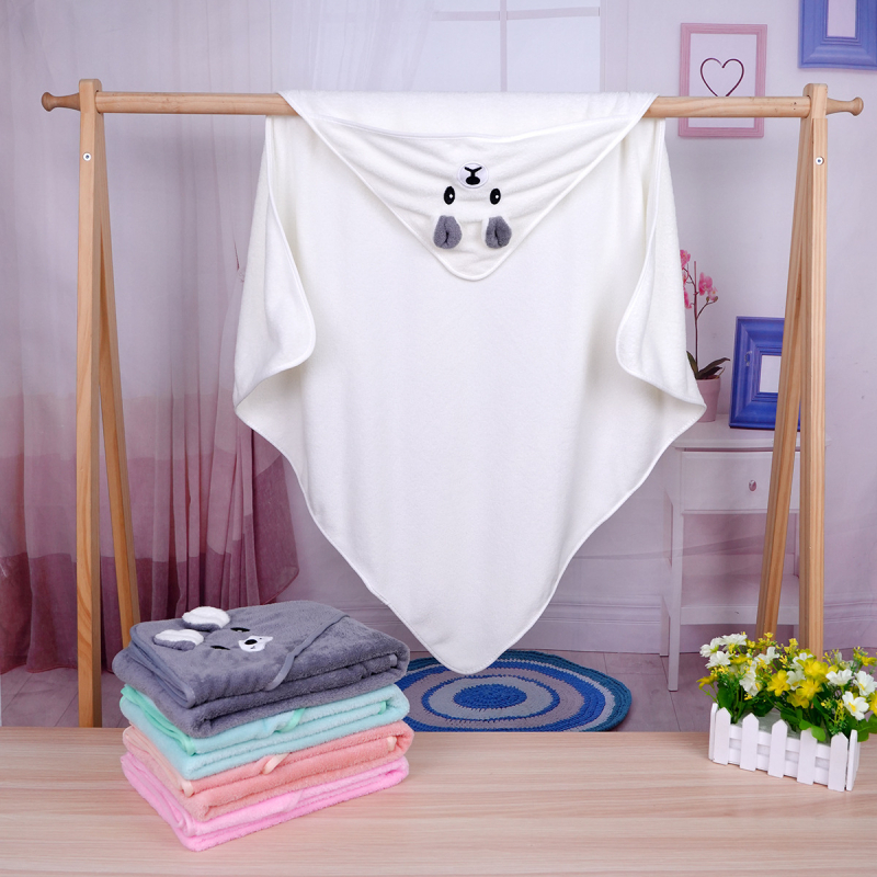 Baba kapucnis fürdőlepedő, nedvszívó Coral fleece, 200–300 g, 150D, sima szövés, mesés dizájn, vastag fürdőköntös őszre–télre