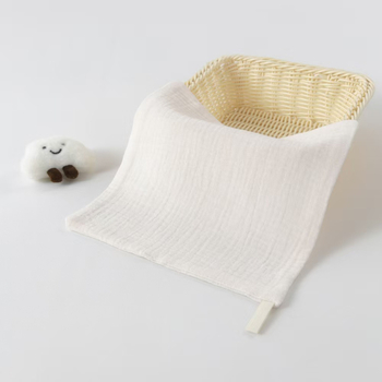 Bébik négyzet alakú törölköző 100% pamutból, egyszálas fonal, sima szövés, négy réteg, nedvességfelvétel 0–5 s