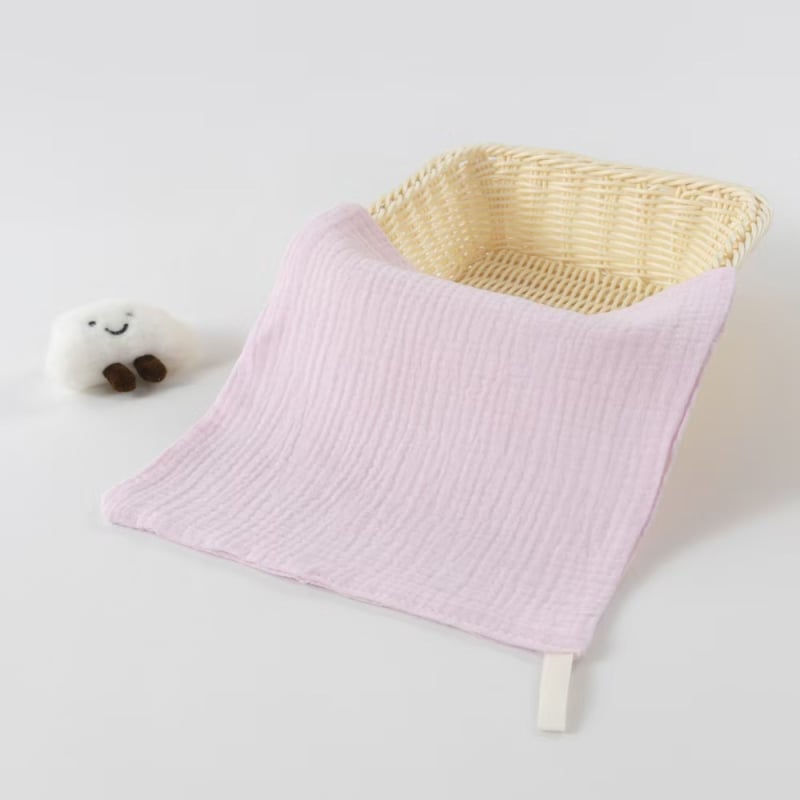 Bébik négyzet alakú törölköző 100% pamutból, egyszálas fonal, sima szövés, négy réteg, nedvességfelvétel 0–5 s