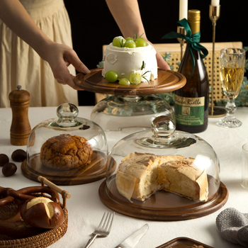 Плодова чиния с капаче от стъкло върху ретро дървена подложка — Wooden Craftsman, стартира през 2023 г., първокласно качество