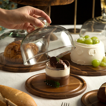 Плодова чиния с капаче от стъкло върху ретро дървена подложка — Wooden Craftsman, стартира през 2023 г., първокласно качество