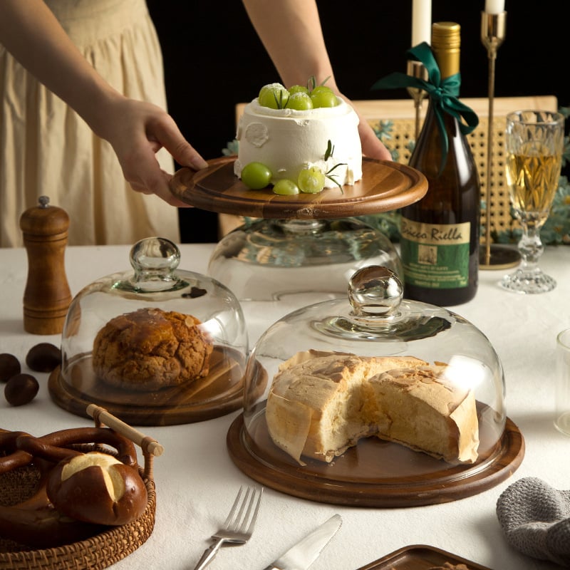 Плодова чиния с капаче от стъкло върху ретро дървена подложка — Wooden Craftsman, стартира през 2023 г., първокласно качество