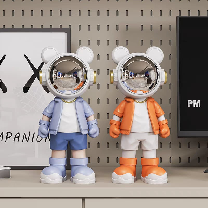 Astronauta uz galda dekoratīvā figūra – Yifang Home, sveķi, mūsdienīgs minimālisma stils, roku krāsots, FKD6377