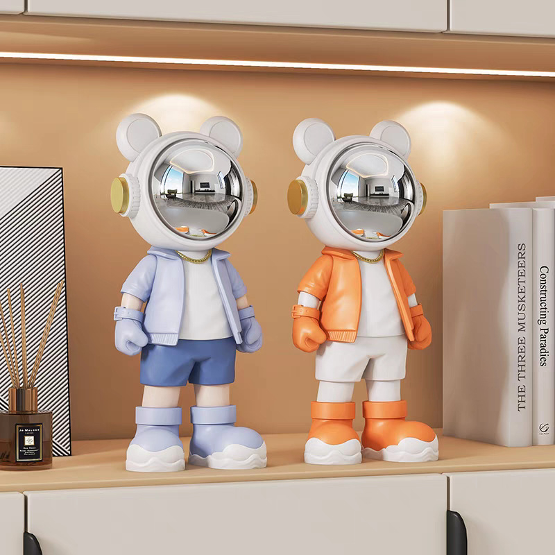 Astronauta uz galda dekoratīvā figūra – Yifang Home, sveķi, mūsdienīgs minimālisma stils, roku krāsots, FKD6377