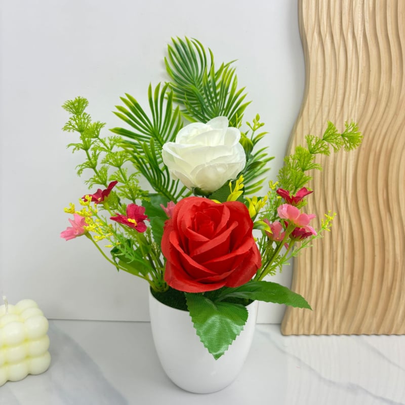Dirbtinė gėlė vazonėlyje, rankų darbas, rožių įvairovė, pagrindinė gėlė, vidaus dekorui