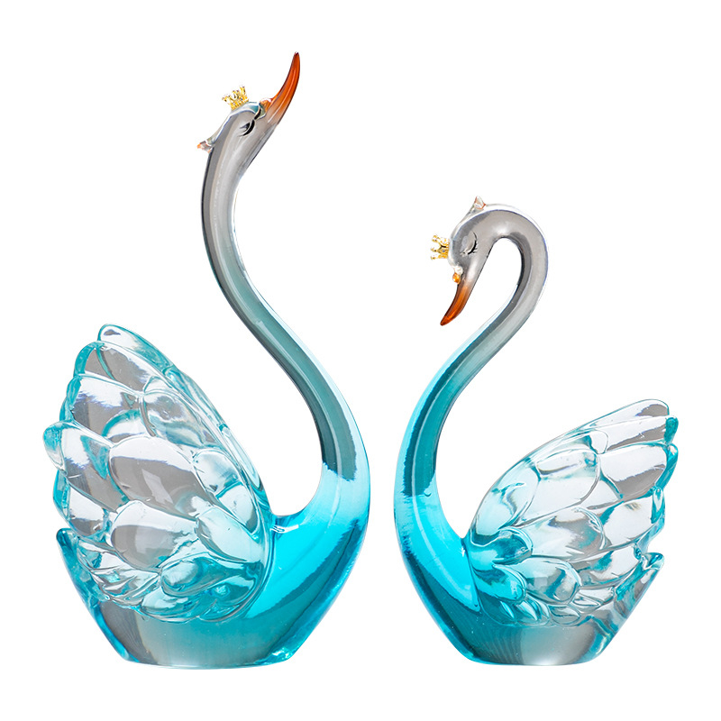 Pāris sveķa gulbju dekoratīvi, rokām darināti, mūsdienīgs minimālisma stils, mājas dekoram dzīvojamā istabā (TV skapītis/vīna skapītis)