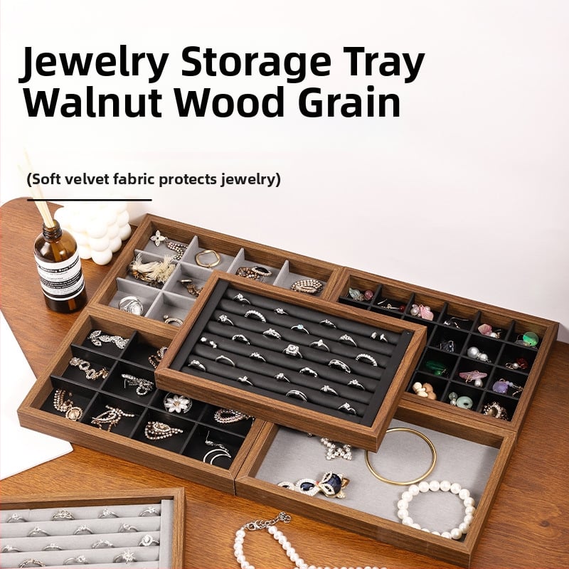 Benya juvelieru plaukts ar ādas korpusu un flaneles iekšējo apdari, Pavasaris 2025