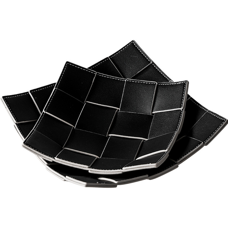 Kožna kutija za pohranu, ručno izrađena, moderni minimalistički dizajn, za dnevni boravak i organiziranje malih predmeta.