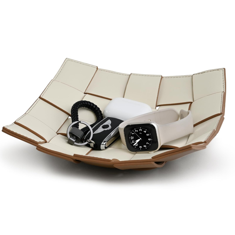 Kožna kutija za pohranu, ručno izrađena, moderni minimalistički dizajn, za dnevni boravak i organiziranje malih predmeta.