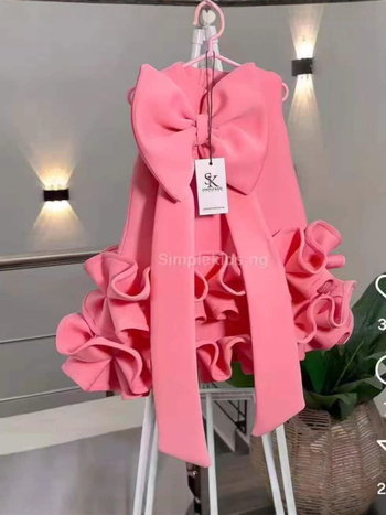 Tüdrukutele: A-liiniga kleit UV-kaitsega Vinylon-kangast, puuvillane vooder, sõlm detail, 3–8-aastased, sügis 2025