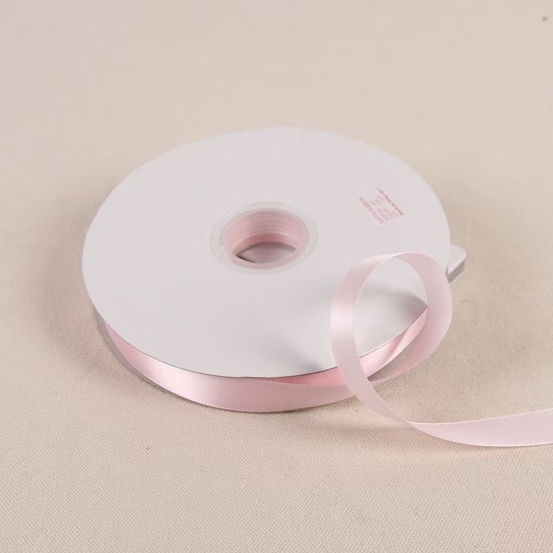 Polüesterist satiinlint kinkide pakkimiseks, bränd North of the Creek; sobib pulmadeks, jõulukaunistusteks ja DIY käsitööks.