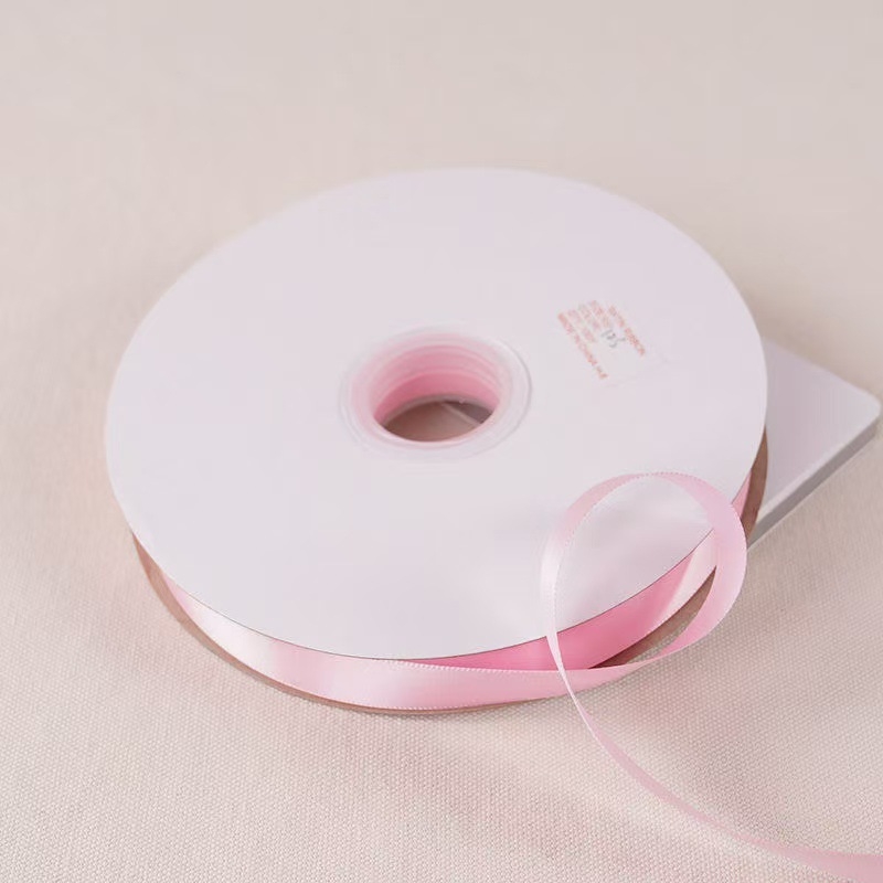 Polüesterist satiinlint kinkide pakkimiseks, bränd North of the Creek; sobib pulmadeks, jõulukaunistusteks ja DIY käsitööks.