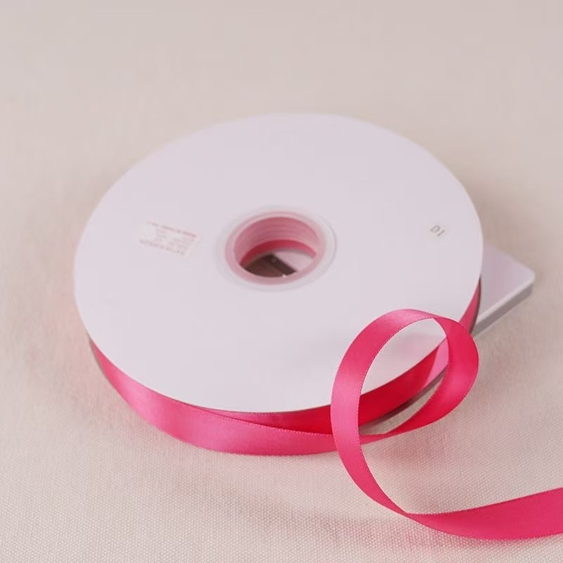 Polüesterist satiinlint kinkide pakkimiseks, bränd North of the Creek; sobib pulmadeks, jõulukaunistusteks ja DIY käsitööks.