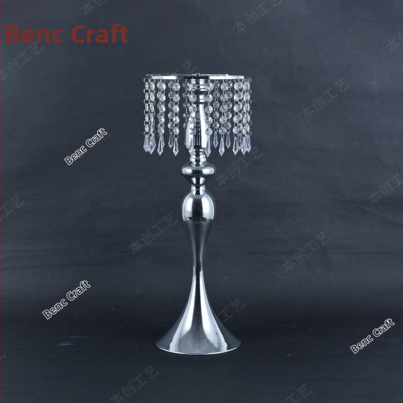 Ziedu vāze ar pērļu un kristālu pērlēm kāzu dekoram (Zīmols: Benchon; Materiāls: Dzelzs; Kategorija: Vietas izkārtojuma rekvizīti; Tips: Ziedu vāze ar pērlītēm)