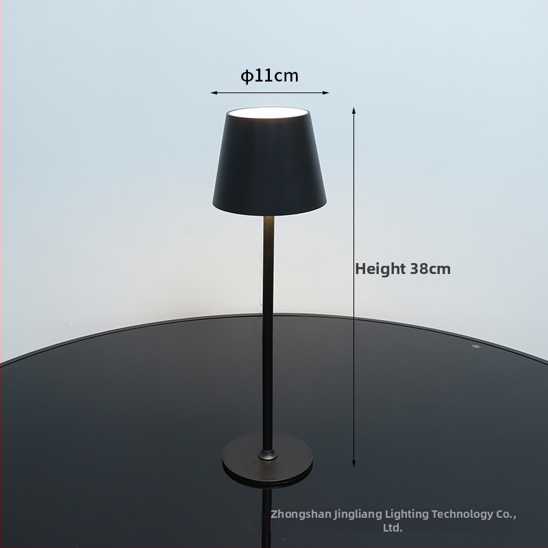 Galda lampa ar pieskārienu vadību Skandināvu minimālisma stilā, korpuss no plastikas+dzelzs, nakts un apkārtnes gaisma